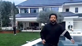 Marcelo secara luas dianggap sebagai salah satu bek paling berbakat secara teknis dalam sejarah sepak bola.