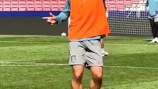 Menghalalkan Segala Cara Demi...????5 Kecurangan Pemain Yang Terekam Kamera????