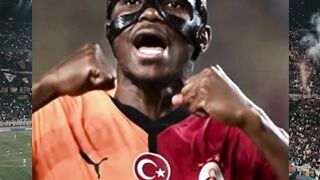 Tim Topeng: Osimhen vs Mbappe! ????⚔️