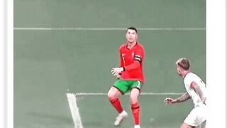 Cristiano Ronaldo gak cuma main bola