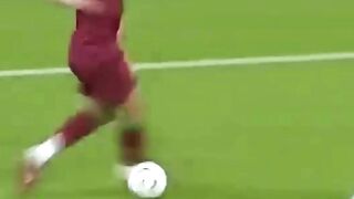 Ronaldo Hancurkan Pemain Hebat