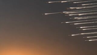 500 Lights in the Sky… What Is Happening?