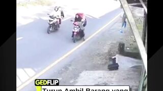 Bukannya ditolong, malah nyolong????