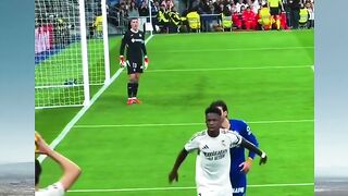 Bernabeu lagi nggak bersahabat? ????????