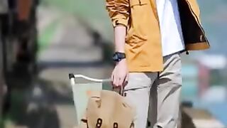 Beautiful Chinese girl is a live show