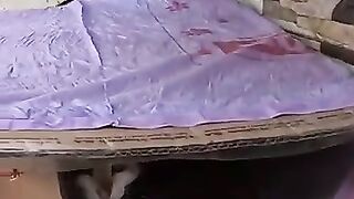 Mama Cat's happiness- a wooden house that compensates her for her stolen