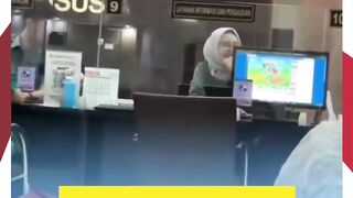 ASN Kepergok Main Game Saat Jam Pelayanan di PTSP Pengadilan Negeri Jakarta Pusat, Publik Sorot Profesionalisme