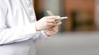 The Shy Snow Woman and the Cursed Ring - id | Trending HD Video 210