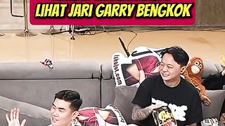 Semua kaget liat jari garry