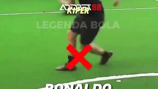 POV: Ketika striker dipaksa jadi kiper sama temen tongkrongan.