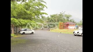 Demi 2000 parkir aja effort-nya luar biasa.