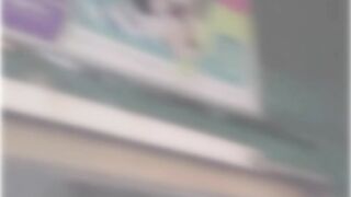 Pria diduga kalah main slot nekat naik baliho di jembatan pinjol jatuh tempo #FaktaBerita