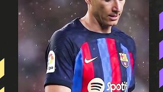 Klausul konyol robet lewandowski saat pindah ke barcelona