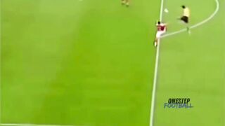 salah seorang pemain legend