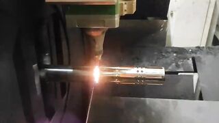 "Daripada pusing mikirin cicilan, mending pusing milih motif potong pipa di tempat kami. Dijamin hasil presisi, hati pun tenang!" 2