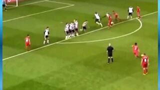 DEWASCORE - AMAIZING HATTRICK BY SUAREZ