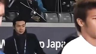 Saat Neymar yang berusia 19 tahun mencoba mempermalukan Ronaldinho… ????????