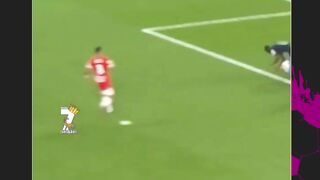 Fix, cuma fans bola sejati yang bisa tebak siapa pemain legendaris ini tanpa Google! ⚽️????