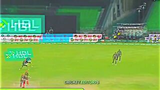 Salman Ali agha great six over mid wicket