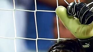 Tegang maksimal! ???? Saat Buffon berhasil menepis????????