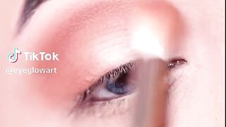 Gorgeous Gilter Eyes