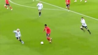 Inggris dan Uruguay bermain imbang 1–1 kemarin dalam laga persahabatan di Wembley.