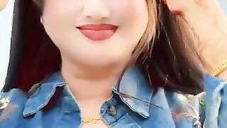 Hasina Ko Aate Kya Kya Bahane