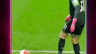 Ketika Kiper Merasa Bosan ????