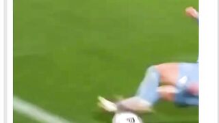 Sepak bola itu bukan cuma permainan… ini adalah seni. ✨⚽