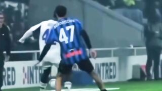 Francisco dos Santos, dikenal sebagai Garrincha (1933-1983)