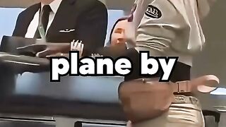 This Cat Sat on His Head in the Airport… Everyone Was Shocked! ????✈️