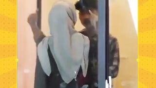 Jadi nemplok gitu????????