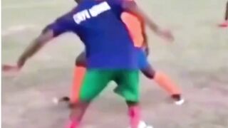 Kylian Mbappé Lottin (lahir 20 Desember 1998 di Paris, Prancis) adalah salah satu bintang sepak bola modern paling cemerlang