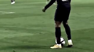 NEYMAR JR. - Tarian di Lapangan Hijau!