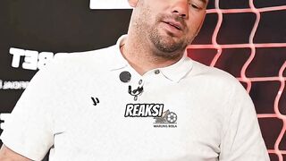 Ketika Otamendi disemprot oleh Wesley Sneijder! ????????