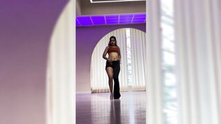 Indian Girl Jen Anani Dance