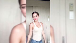 Indian Girl Mihika Mishra Dance 5