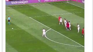 Bukan cuma soal hattrick… tapi kualitas dari setiap golnya yang bikin merinding ????????