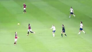 Mario Balotelli di masa jayanya adalah mimpi buruk bagi para bek