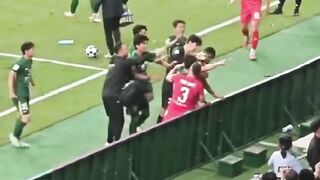 ???? EMOSI MELEDAK! SUPORTER VS PEMAIN