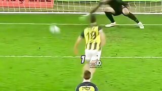 Definisi "Ngehina" Kiper Lewat Tendangan Penalti! ????????