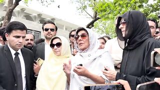 As soon as the hearing of Imran Khan's 190 million case ends, Aleema Khan makes a big announcement as she leaves the court.mp4