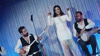 Aylin Demir - Bahçe Duvarından Aştım - Şişeler - Potpori Oyun Havası