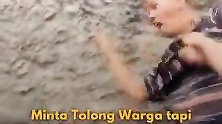 Tua bukannya tobat mala jadi cabul