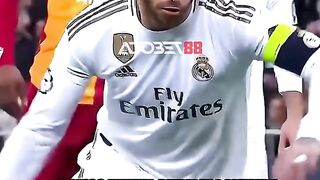 Definisi 'Bek Ngeri' bukan cuma jago jaga lawan