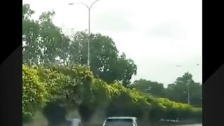 Lagi gegara lawan arah,mau ngapain sih buru", piala dunia masih jauh, hargaBBM aman