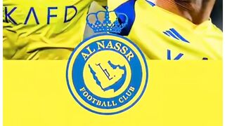 Dia tidak menunggu momen—dia menciptakan momen