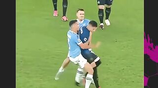 Sahabat selamanya, meski kini beda seragam. ????⚽️