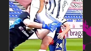 bola bukan cuma soal menang atau kalah, tapi tentang rasa hormat di dalam dan luar lapangan.