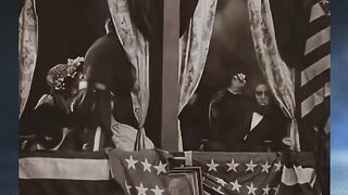 Presiden Amerika Abraham Lincoln saat menonton Teater